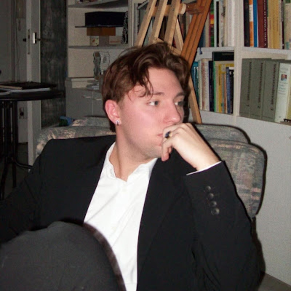 Meet your Posher, Max